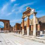 Pompei, ricostruito il soffitto affrescato dedicato a Dioniso e Arianna